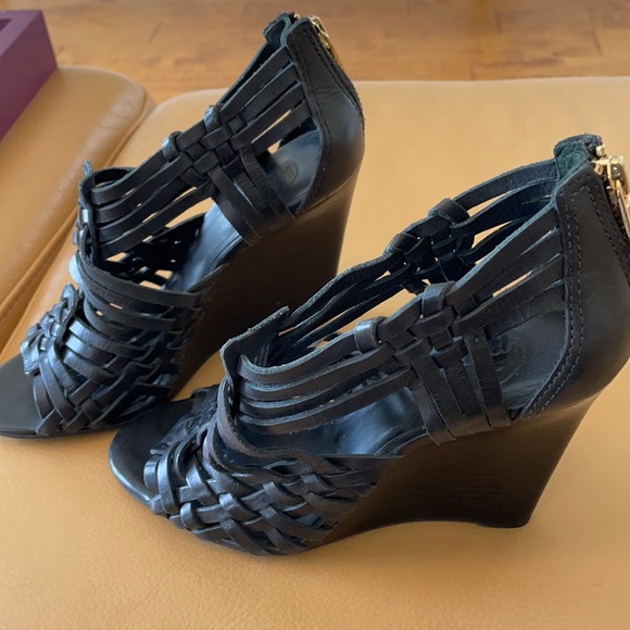 Tory Burch Shoes - TORY BURCH LEATHER WEDGES BLACK